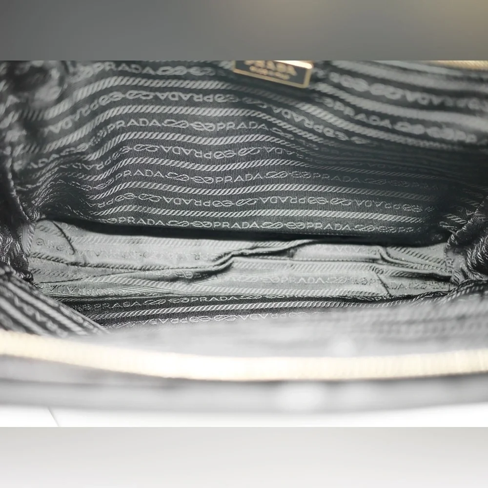 🍓PRADA Nylon Tessuto Tote